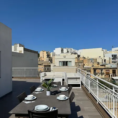 Luxury Penthouse With Stunning Views, Spacious Balcony & Prime Location * Msida